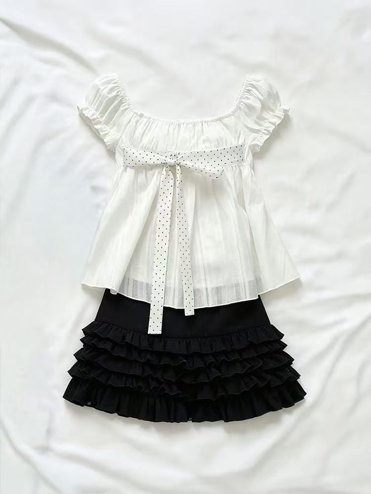 Cute Korean Fashion Polka Dot  - Puff Sleeve Blouse 评论和价格